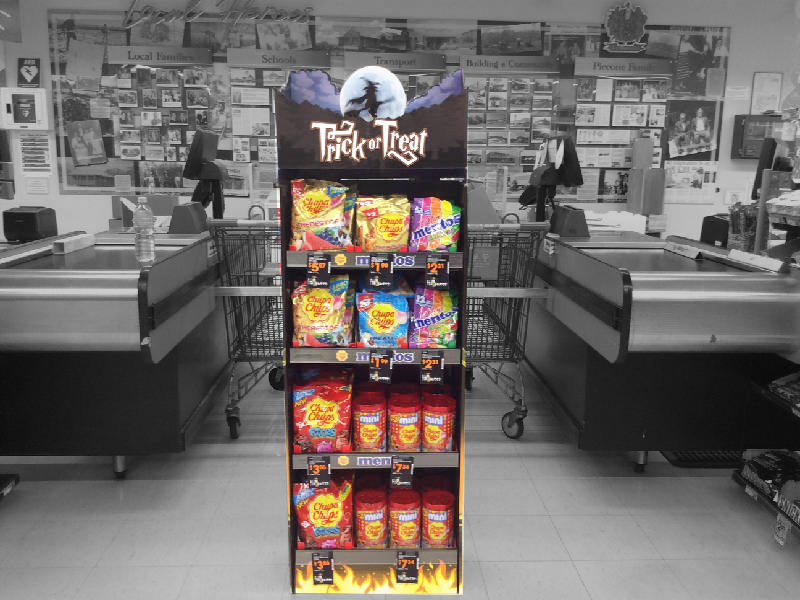 Chupa Chups on single product display stand with 'Trick or Treat' written on the top