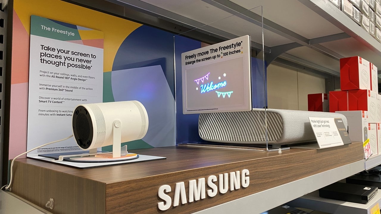 The Freestyle Projector Displays id8 Studio